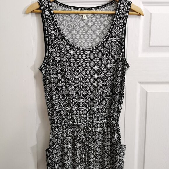MAX STUDIO  Black White Print Sleeveless Size: M (Medium) - Picture 1 of 13